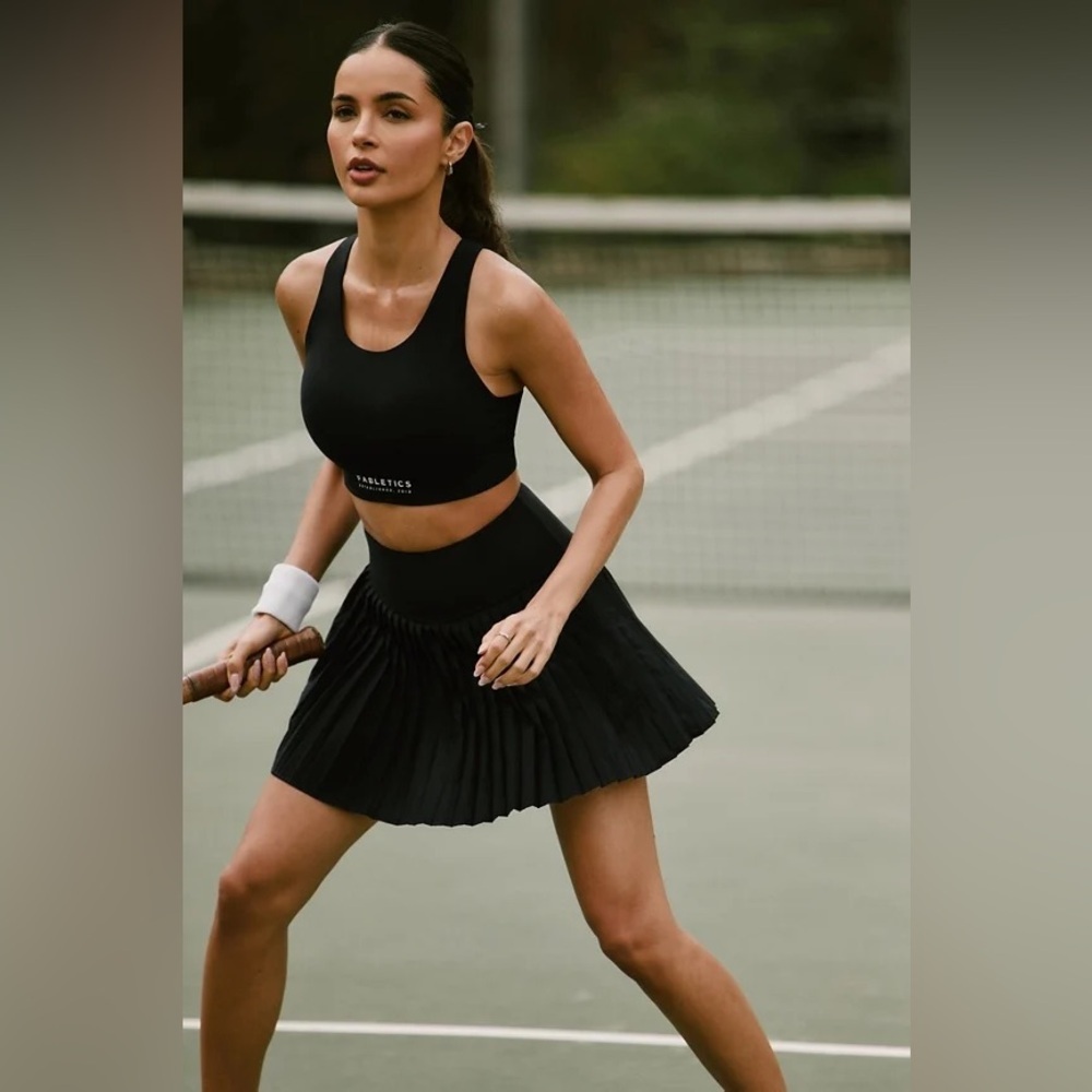 NWT Fabletics Hot Shot Pleated Skirt Classic‎ Mini Black M Y3